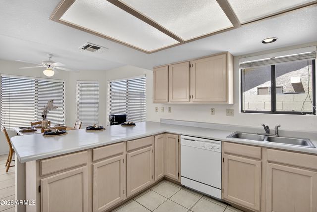 542 S HIGLEY Road 41, Mesa, AZ 85206