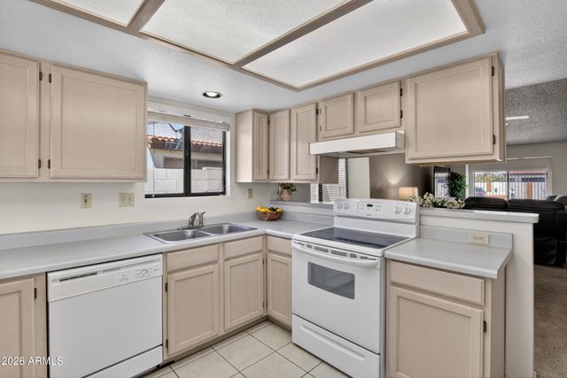 542 S HIGLEY Road 41, Mesa, AZ 85206