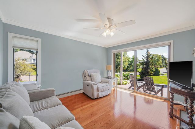 29 Seacove Lane, South Jamesport, NY 11901