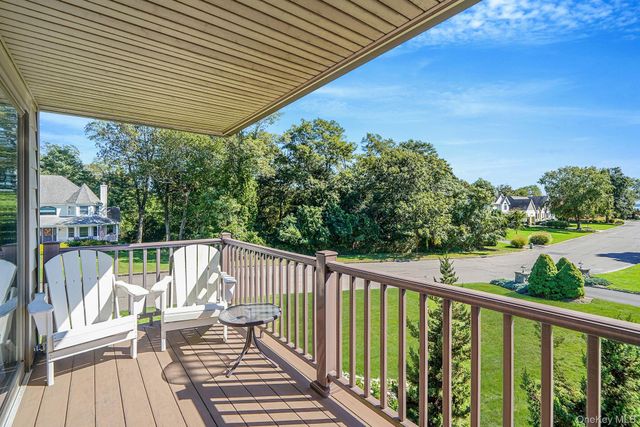 29 Seacove Lane, South Jamesport, NY 11901