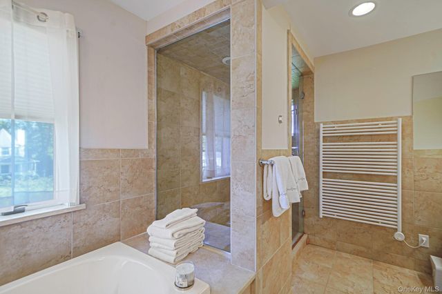 29 Seacove Lane, South Jamesport, NY 11901