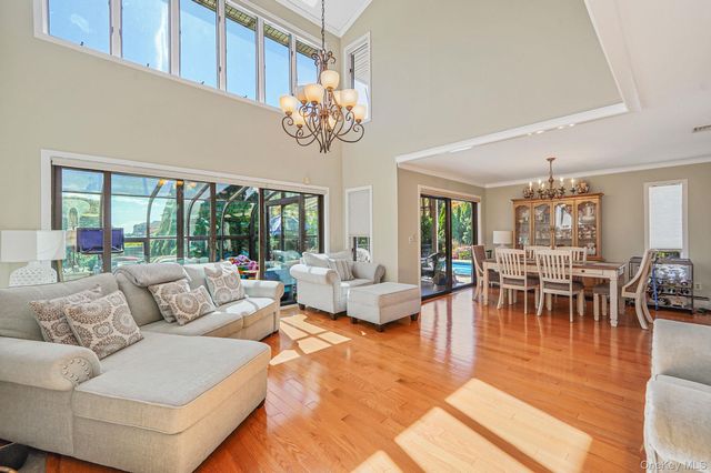 29 Seacove Lane, South Jamesport, NY 11901