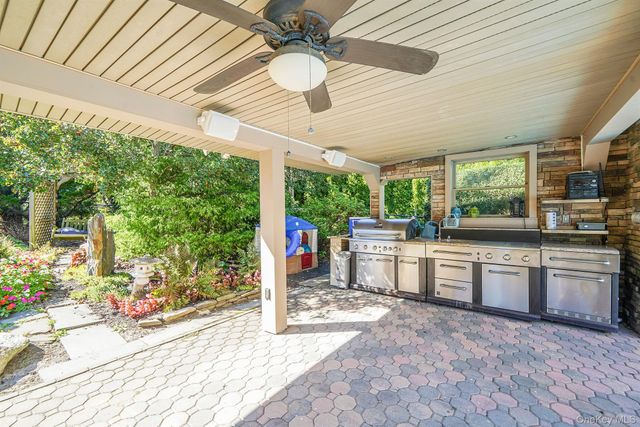 29 Seacove Lane, South Jamesport, NY 11901