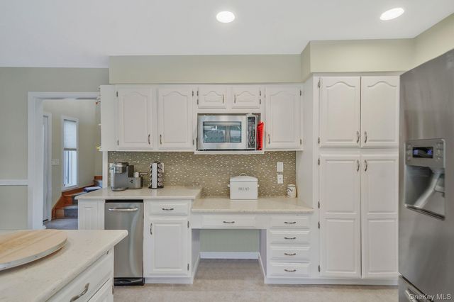 29 Seacove Lane, South Jamesport, NY 11901