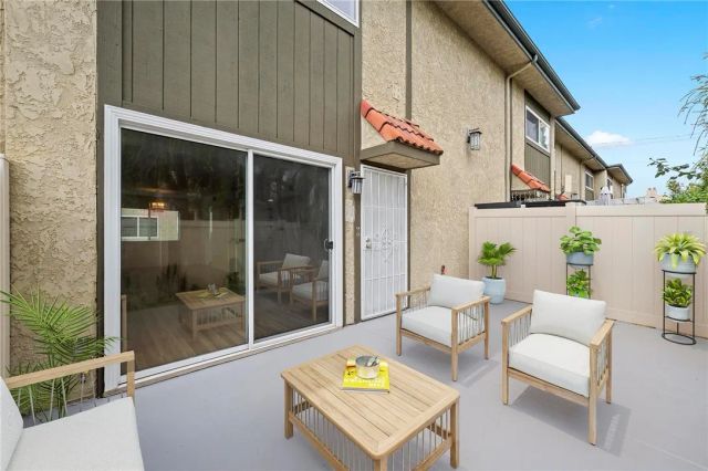 19018 Sherman Way 106, Reseda, CA 91335