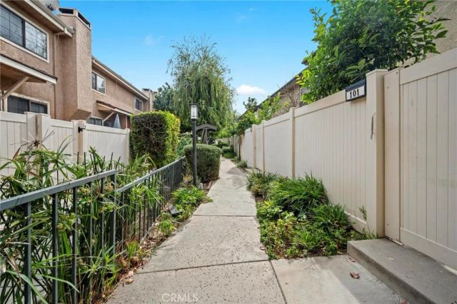 19018 Sherman Way 106, Reseda, CA 91335