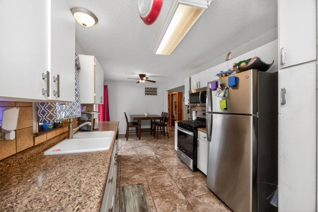 5176 NE 5th Street, Des Moines, IA 50313