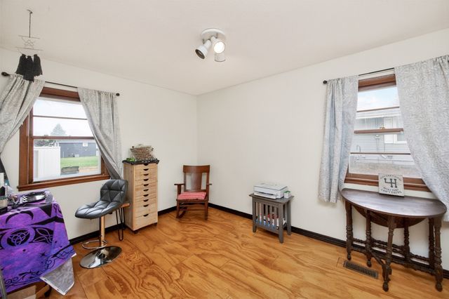 5176 NE 5th Street, Des Moines, IA 50313