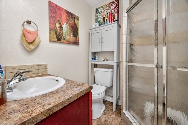 5176 NE 5th Street, Des Moines, IA 50313