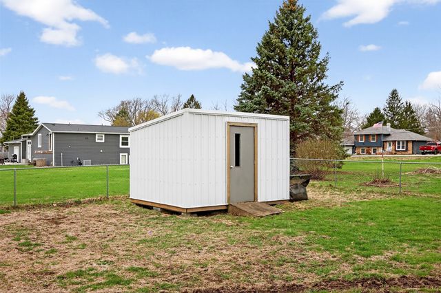 5176 NE 5th Street, Des Moines, IA 50313