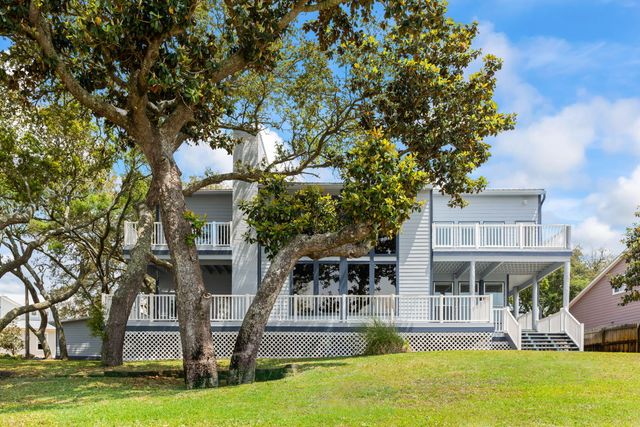 2062 Blue View Court, Navarre, FL 32566