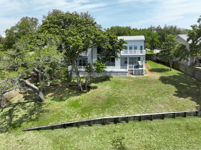 2062 Blue View Court, Navarre, FL 32566