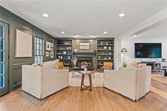 3201 Lakeridge SE Drive, Marietta, GA 30067