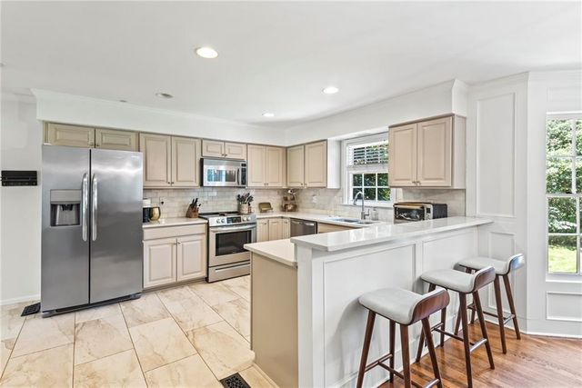 3201 Lakeridge SE Drive, Marietta, GA 30067