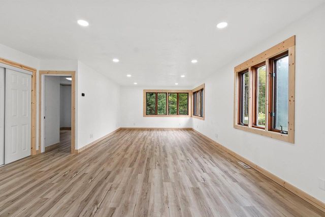 1529 LAKEVIEW DRIVE, Green Bay, WI 54313