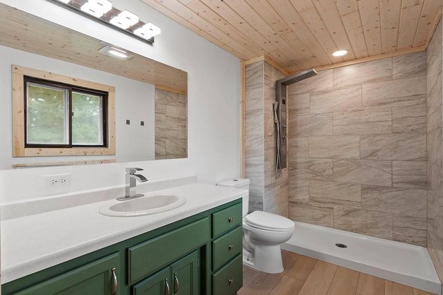 1529 LAKEVIEW DRIVE, Green Bay, WI 54313