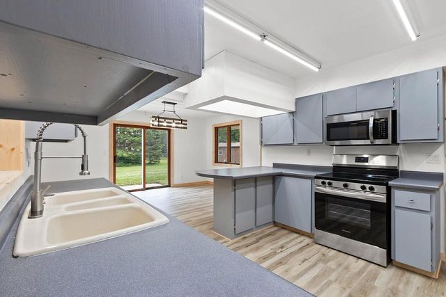 1529 LAKEVIEW DRIVE, Green Bay, WI 54313