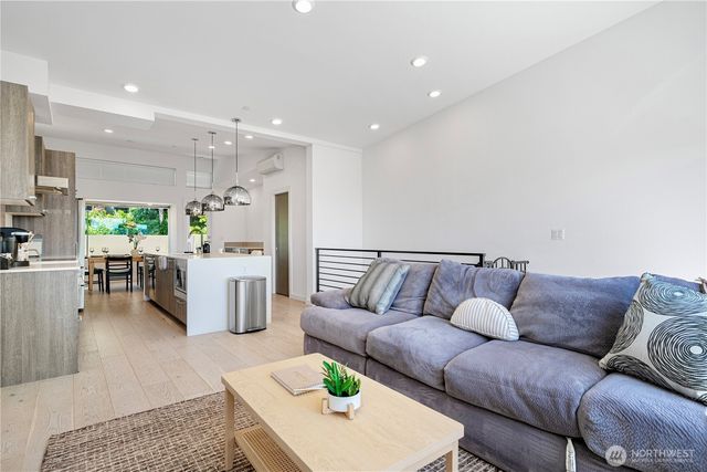 1546 Sturgus Avenue S, Seattle, WA 98144