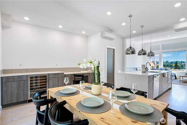 1546 Sturgus Avenue S, Seattle, WA 98144