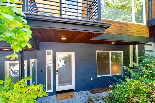 1546 Sturgus Avenue S, Seattle, WA 98144