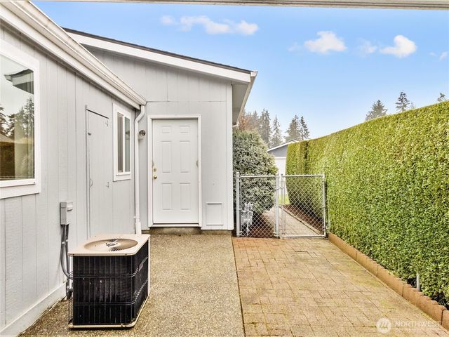 5730 89 Street E #4, Puyallup, WA 98371