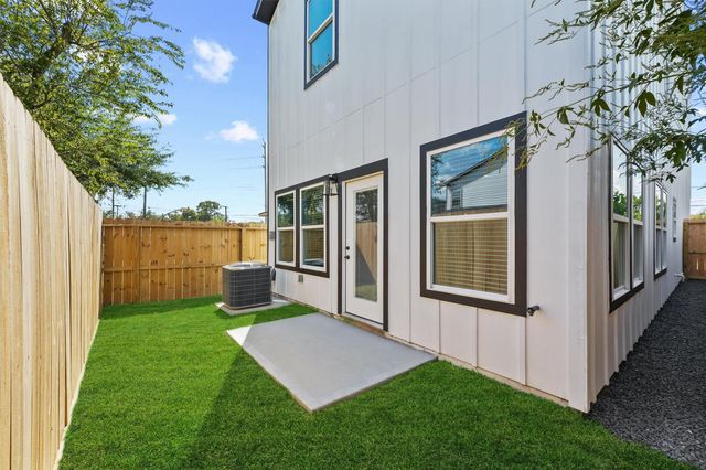 7704 Sealey Street, Houston, TX 77088
