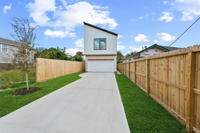 7704 Sealey Street, Houston, TX 77088