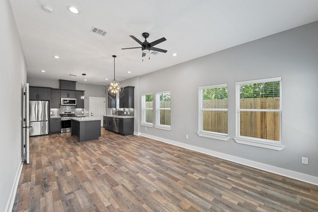 7704 Sealey Street, Houston, TX 77088
