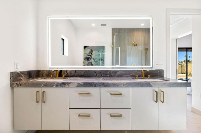 76718 Kentucky Avenue, Palm Desert, CA 92211