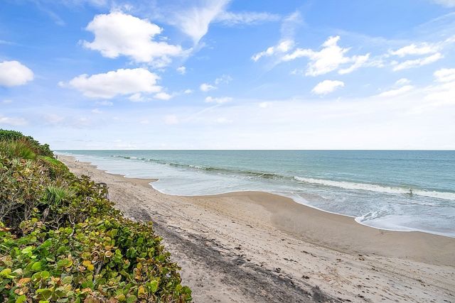 290 Bermuda Bay Lane, Vero Beach, FL 32963