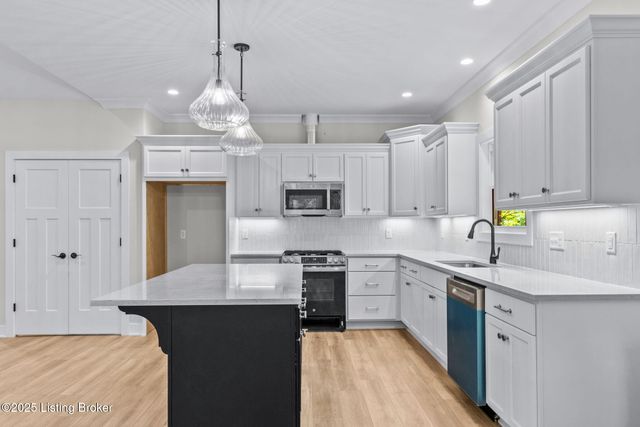 207 Cherry Hill Rd, Pewee Valley, KY 40056