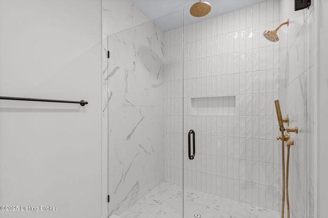 207 Cherry Hill Rd, Pewee Valley, KY 40056