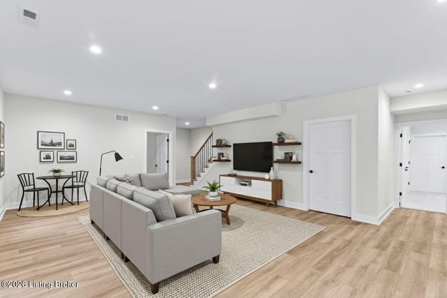 207 Cherry Hill Rd, Pewee Valley, KY 40056