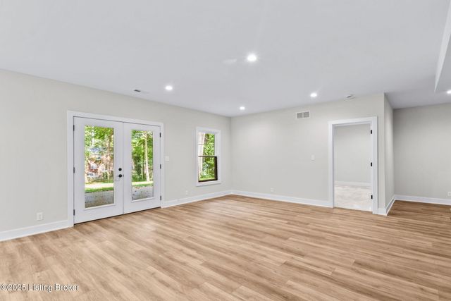 207 Cherry Hill Rd, Pewee Valley, KY 40056