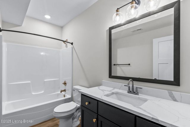 207 Cherry Hill Rd, Pewee Valley, KY 40056