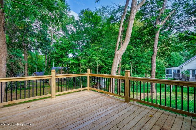 207 Cherry Hill Rd, Pewee Valley, KY 40056