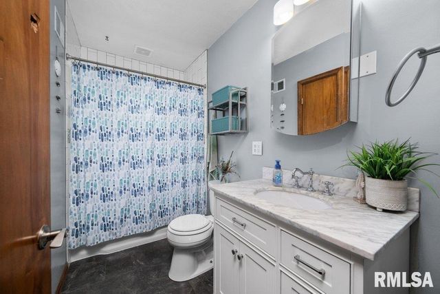 3430 W LOCUST Street, Davenport, IA 52804