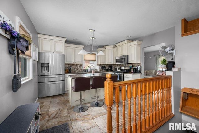 3430 W LOCUST Street, Davenport, IA 52804