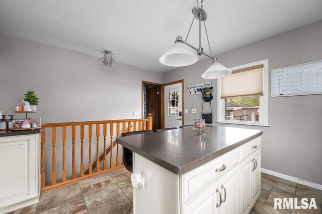 3430 W LOCUST Street, Davenport, IA 52804