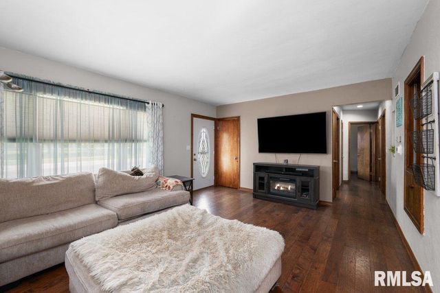 3430 W LOCUST Street, Davenport, IA 52804