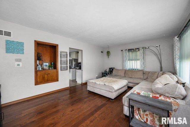 3430 W LOCUST Street, Davenport, IA 52804