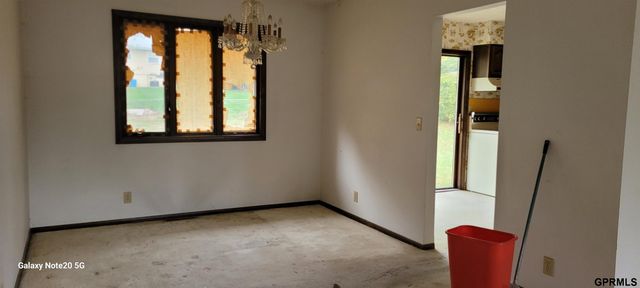 7624 Wirt Street, Omaha, NE 68134