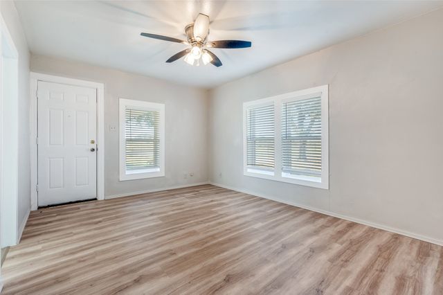 7072 Fm 2153, Aubrey, TX 76227