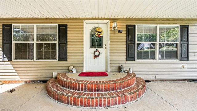 226 Greystone Drive, King, NC 27021