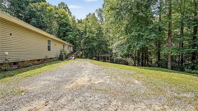 226 Greystone Drive, King, NC 27021