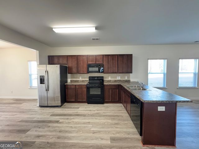 214 N Dogwood Street, Villa Rica, GA 30180