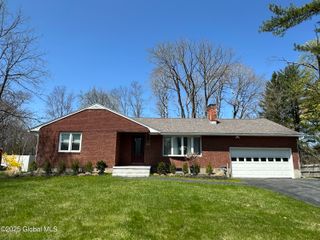 1679 Van Antwerp Road, Niskayuna, NY 12309