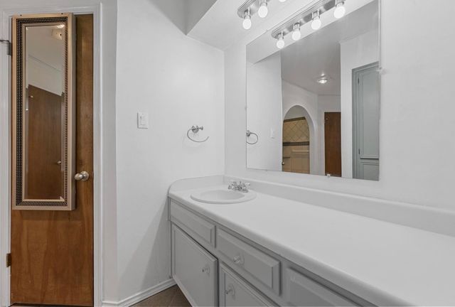 8721 Hidden Hill Drive, Fort Worth, TX 76179
