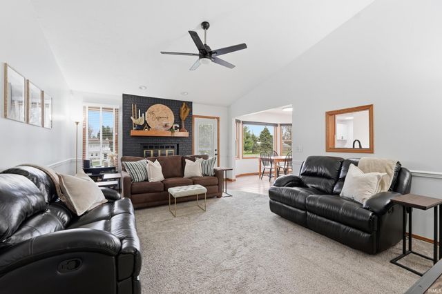 426 E Lynnwood Drive, Warsaw, IN 46580
