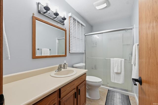 426 E Lynnwood Drive, Warsaw, IN 46580